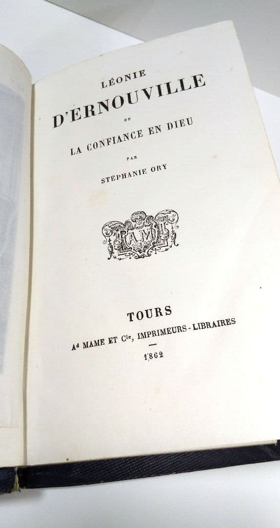 洋書 アンティーク 金彩 ロカイユ 装飾 模様 1862年