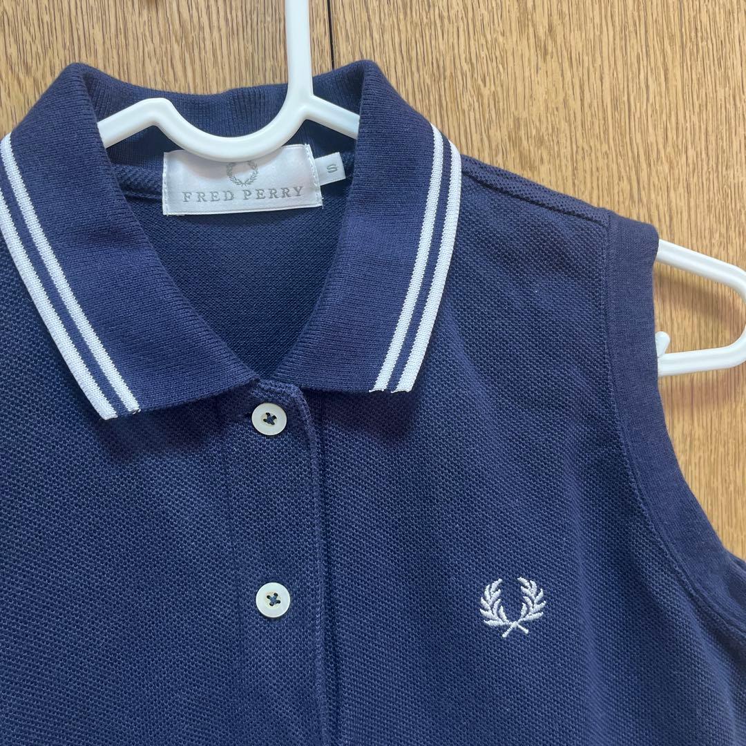 FRED PERRY ノースリーブポロシャツ ネイビー　ホワイト