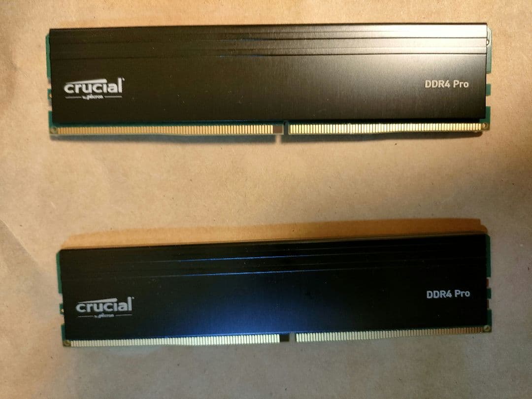 Crucial Pro DDR4-3200 32GB (16GB×2) 外箱付