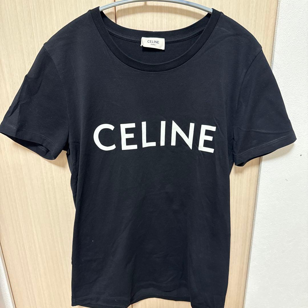 CELINE ブラック Tシャツ ロゴ入り xs