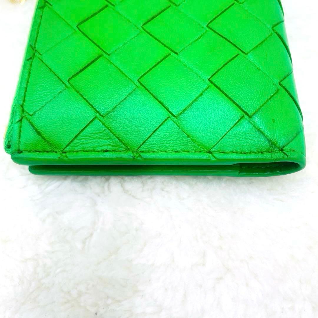 美品 現行 ボッテガヴェネタ 2つ折り 財布 マキシイントレチャート パラキート