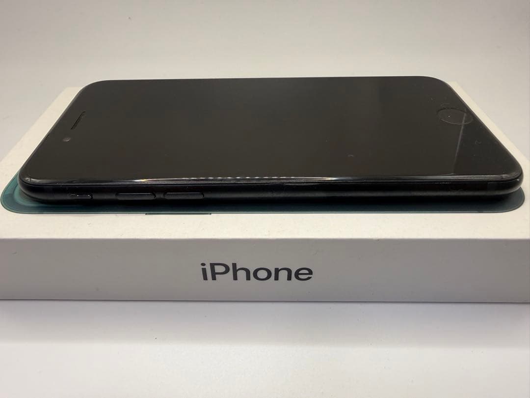 iPhone SE 第三世代 128GB Simフリー　バッテリー100%