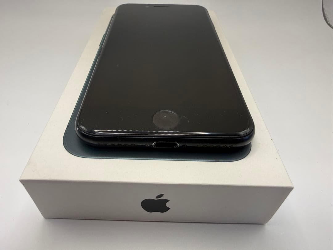 iPhone SE 第三世代 128GB Simフリー　バッテリー100%