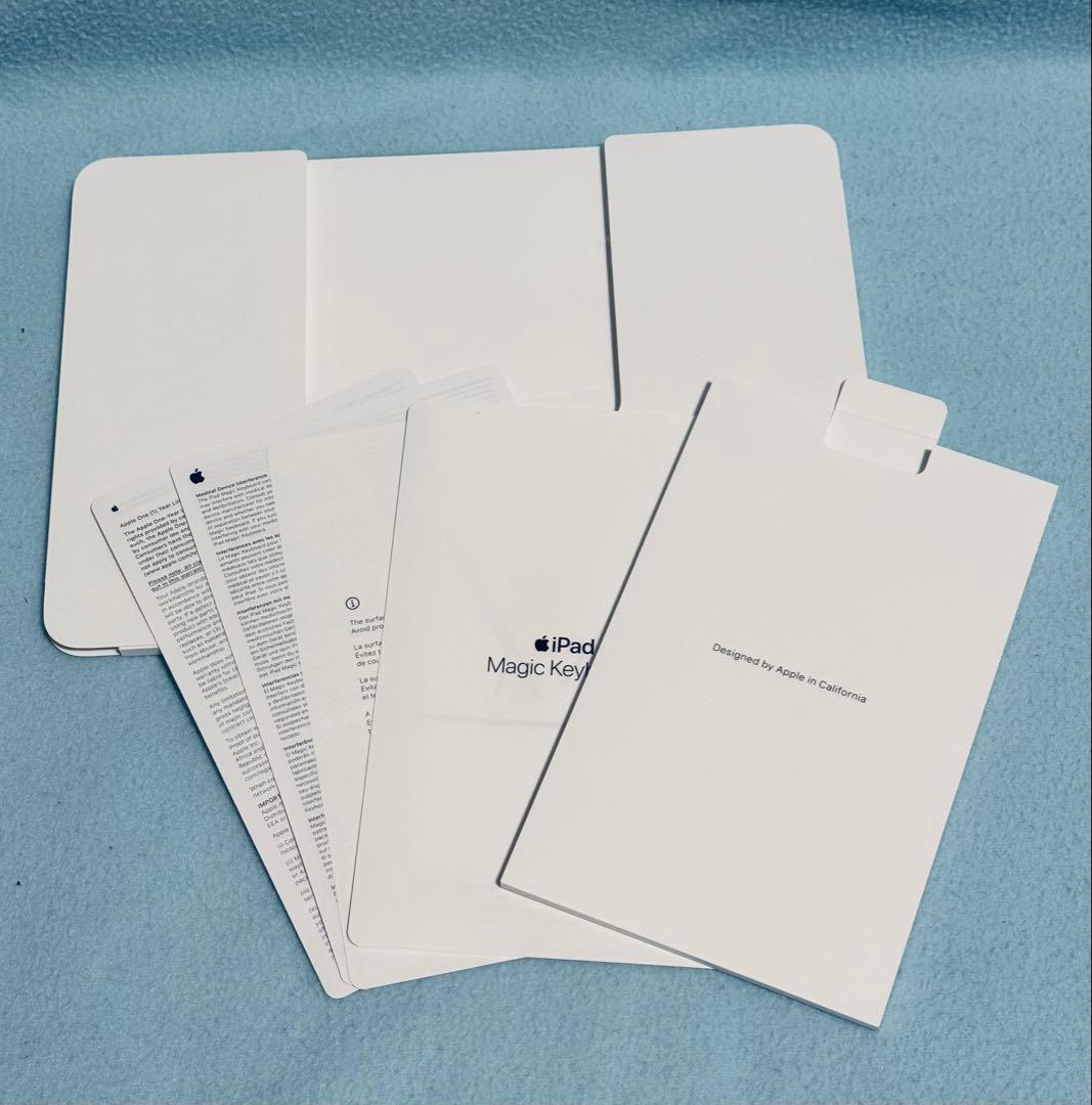 Apple Magic Keyboard iPad11インチ用 白 ほぼ新品！