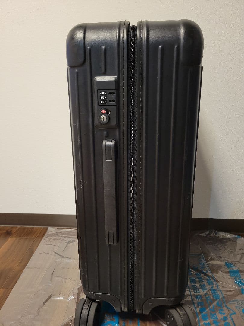 RIMOWA EssentialチェックインM　値下げ予定無し