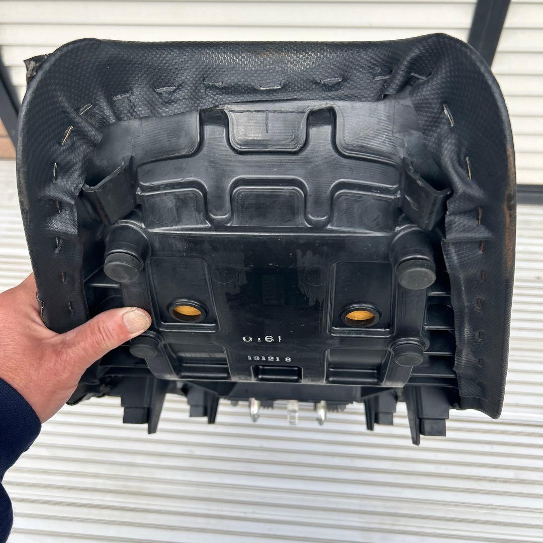 ZZR1400 純正シート 0201