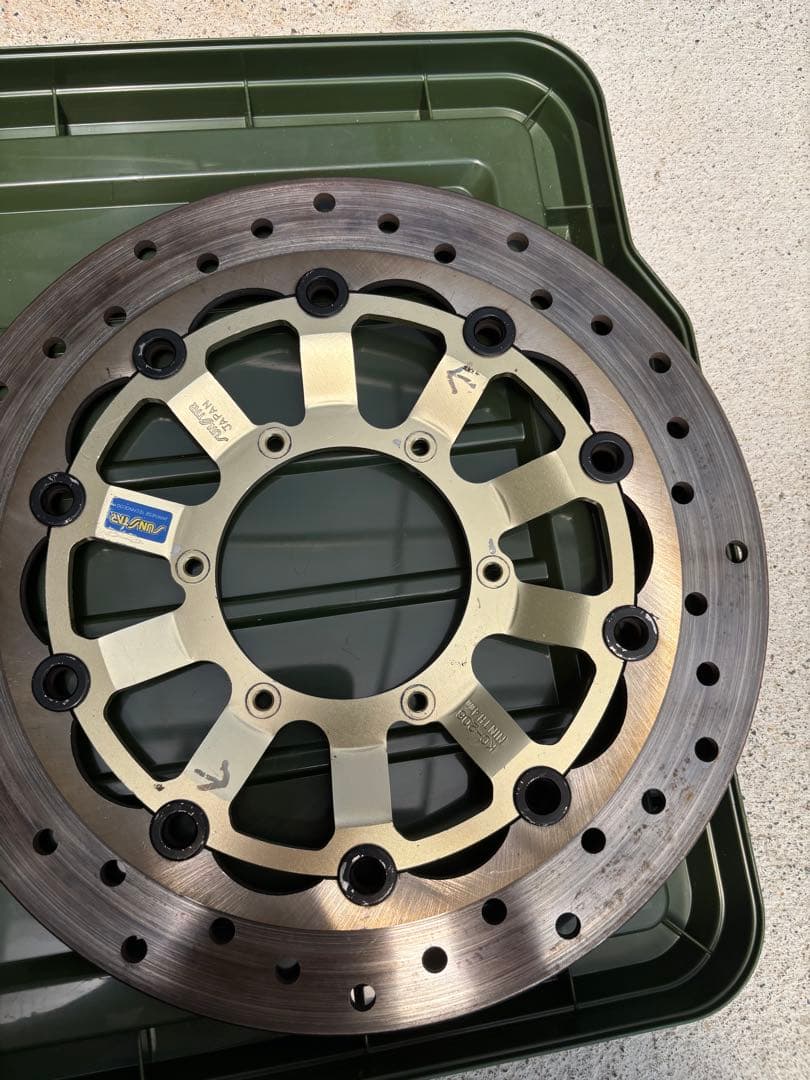 CBR６００ＲＲ　PC40 ブレーキローター　サンスター