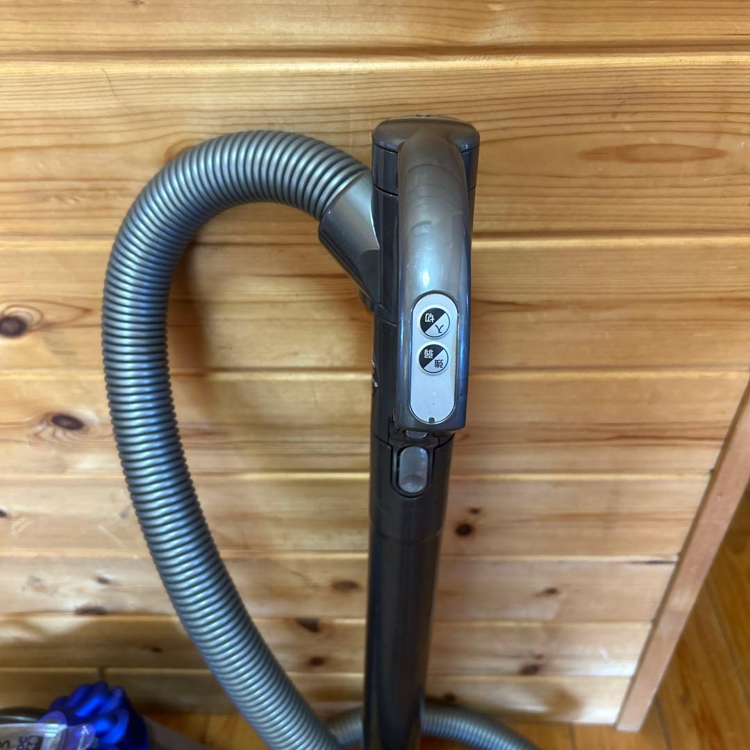 送料無料　￼dyson DC48 掃除機