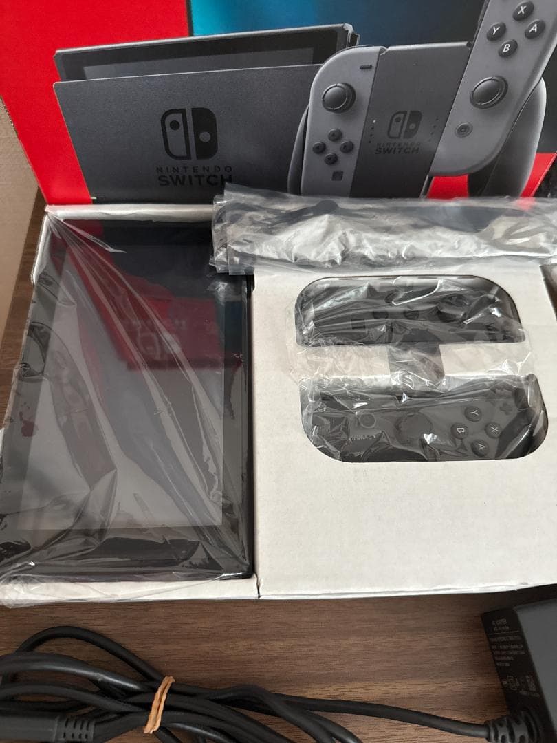 Switch　本体　グレー　Joy-Con付　25092501