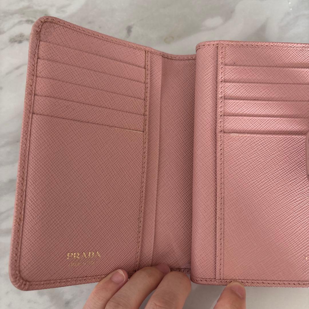 PRADA ピンクレザー 二つ折り財布