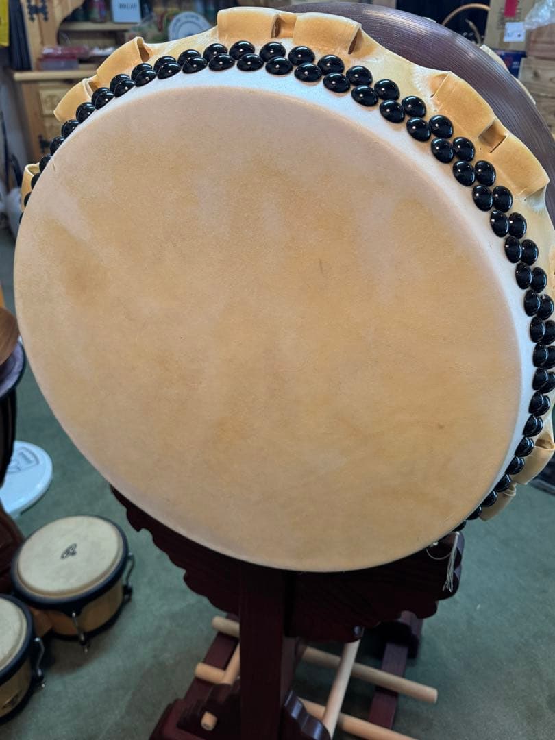 【和太鼓】美！1尺5寸長胴宮太鼓(鼓面径45ｃｍ）本赤欅材■奉納用台付き☆値下げ