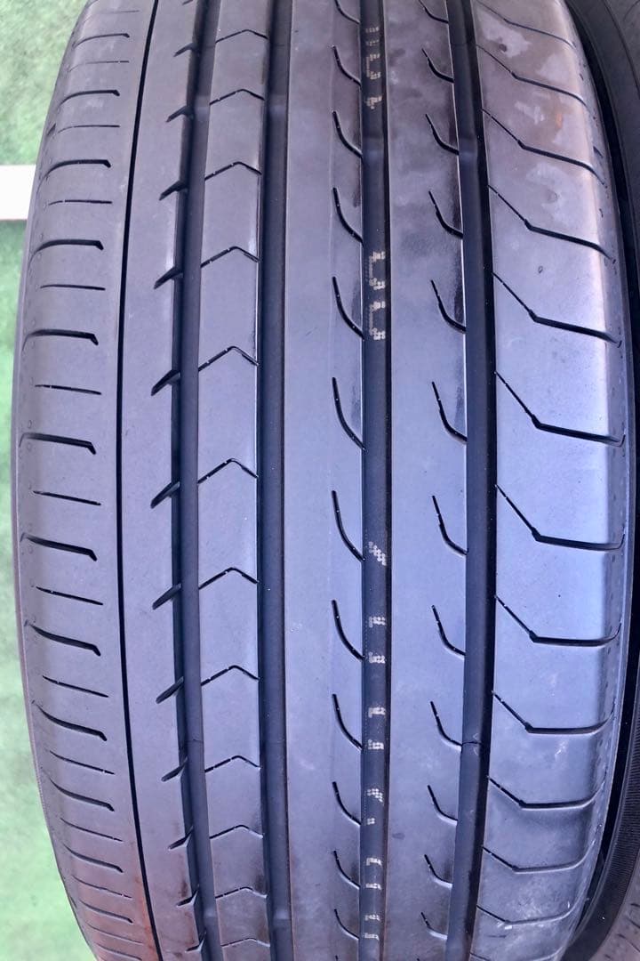 タイヤ・ホイール 225/45 R19 YOKOHAMA BluEarth-RV RV03