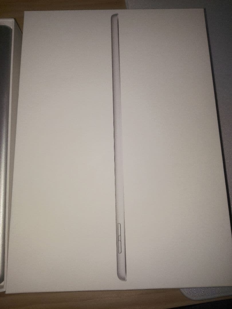 Apple iPad 第9世代 シルバー 本体 + カバー、互換ペンセット