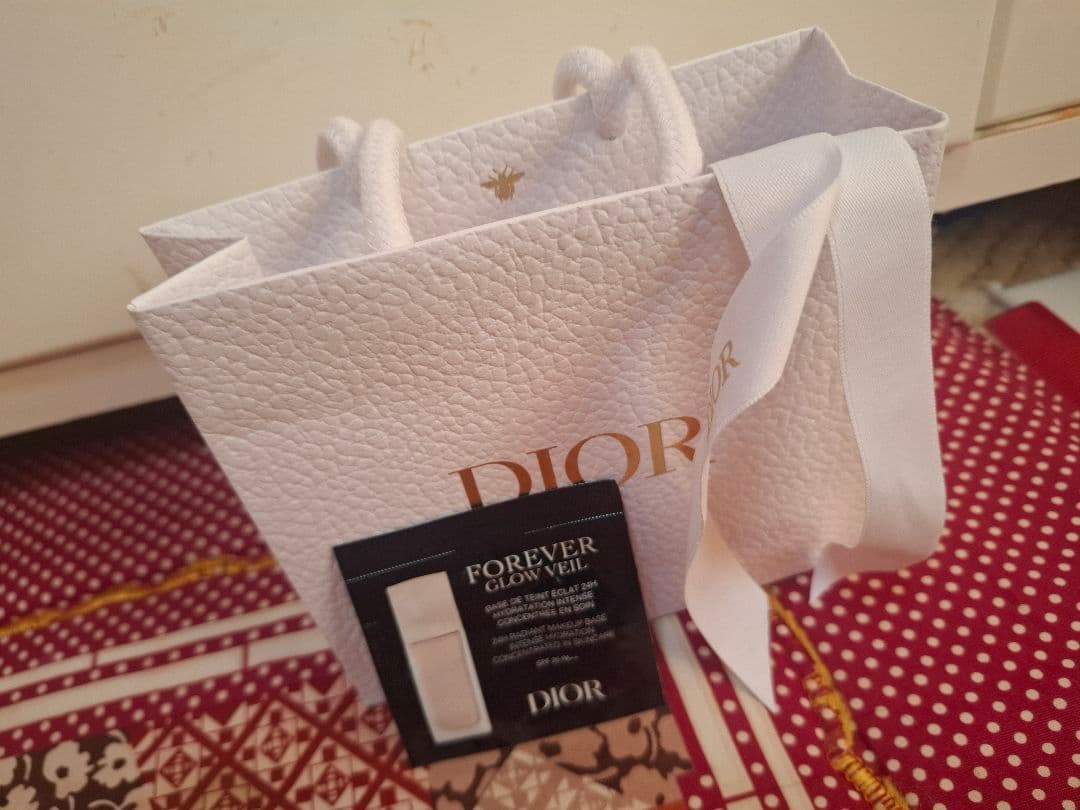 Dior ディオール フォーエヴァーフルイドスキングロウ ファンデーション 0N