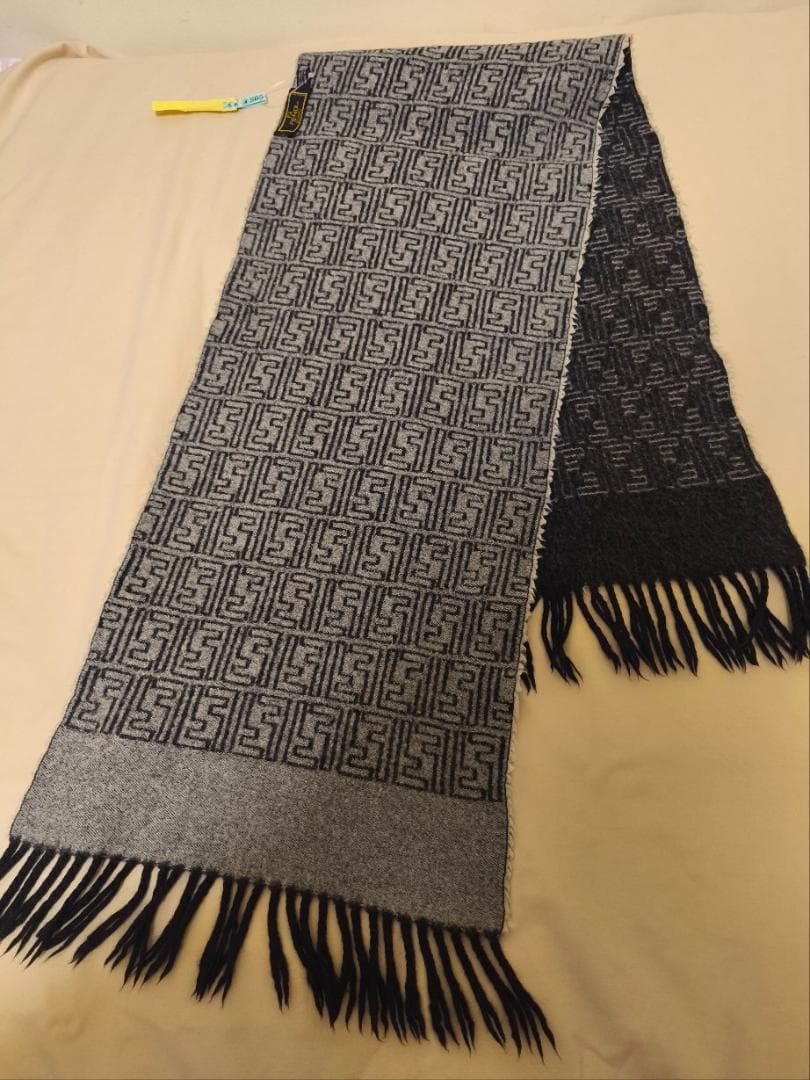 FENDI　フェンディ　ズッカ柄　ウールマフラー