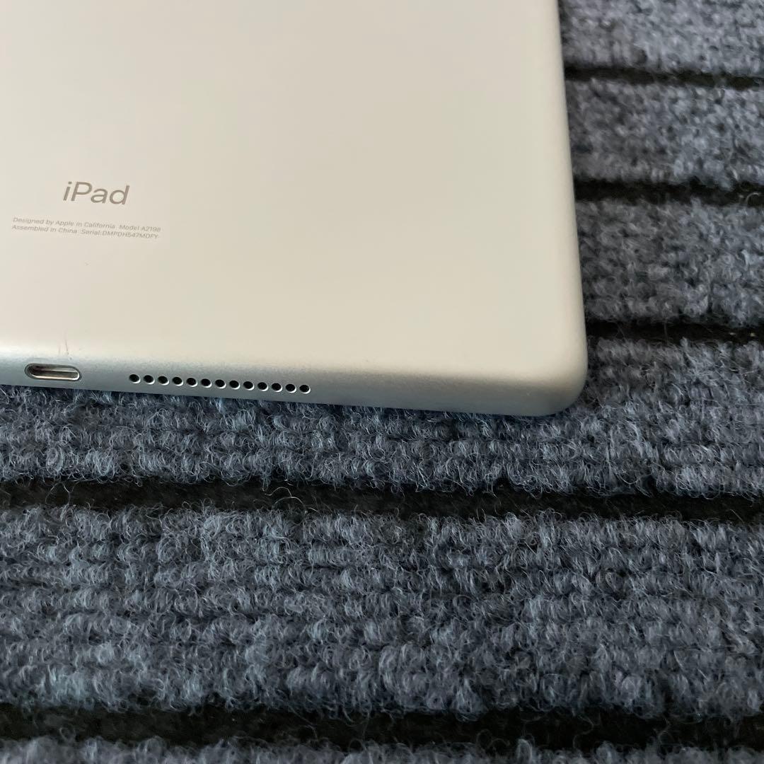 11 iPad 7世代 128GB SIMフリー シルバー