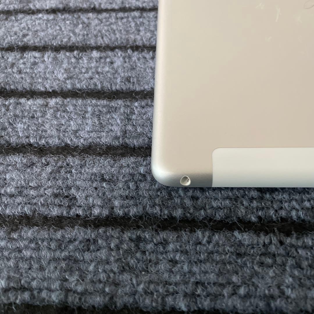 11 iPad 7世代 128GB SIMフリー シルバー
