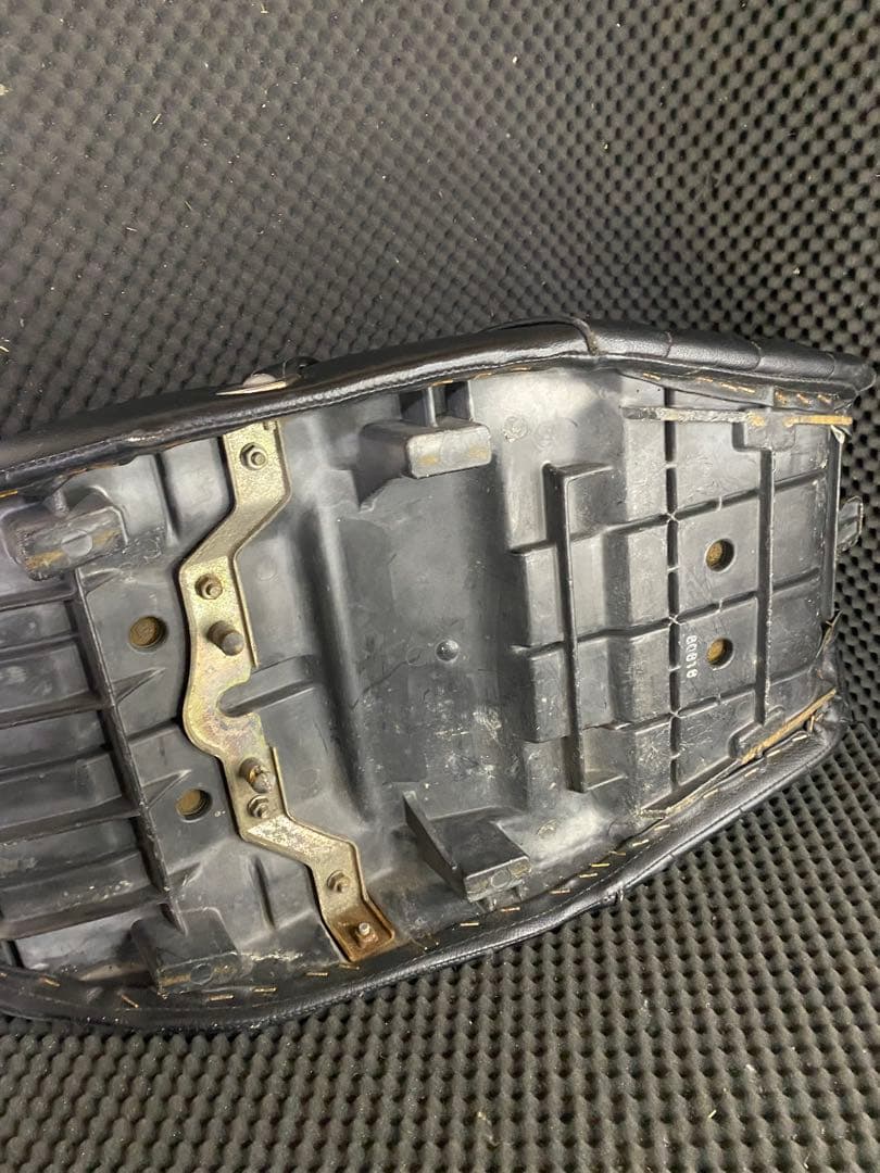 ZRX400 シート　タックロールシート　カスタムシート　ZRX 3段