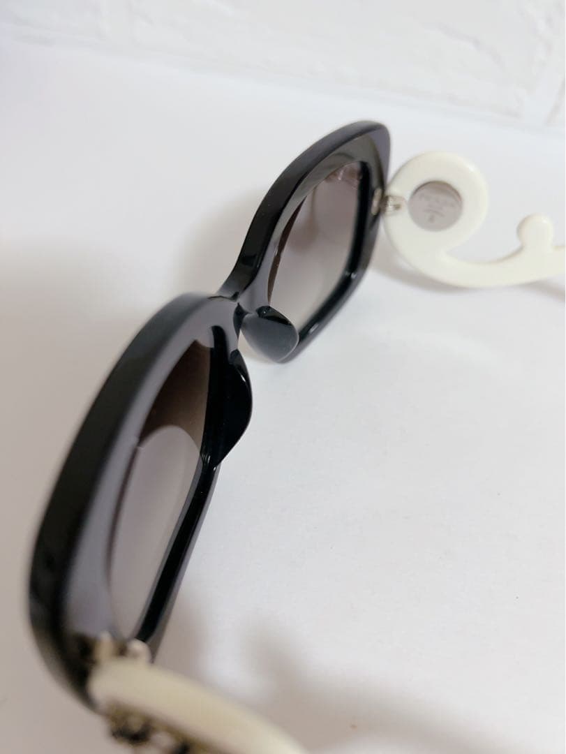 プラダ　PRADA サングラス バロック　ビジュー54□19 135 ホワイト