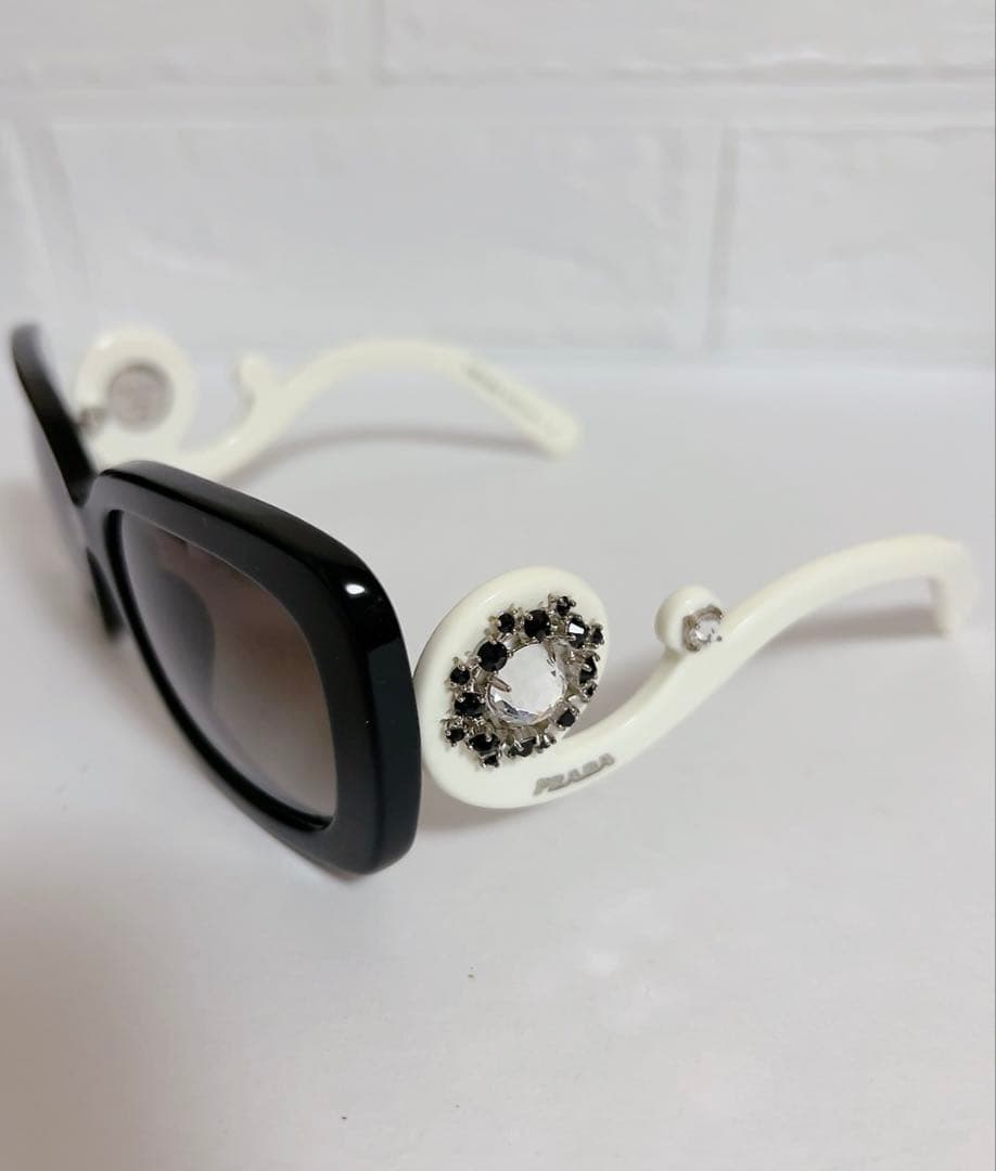プラダ　PRADA サングラス バロック　ビジュー54□19 135 ホワイト