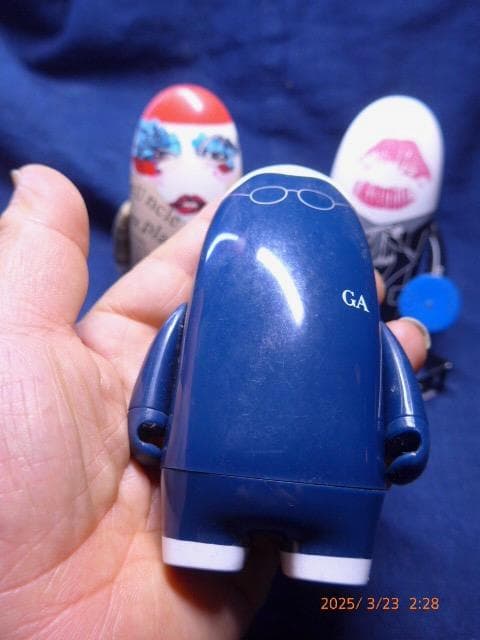 人気のVISIONAIRE 45 More Toys、ジョン・ガリアーノほか
