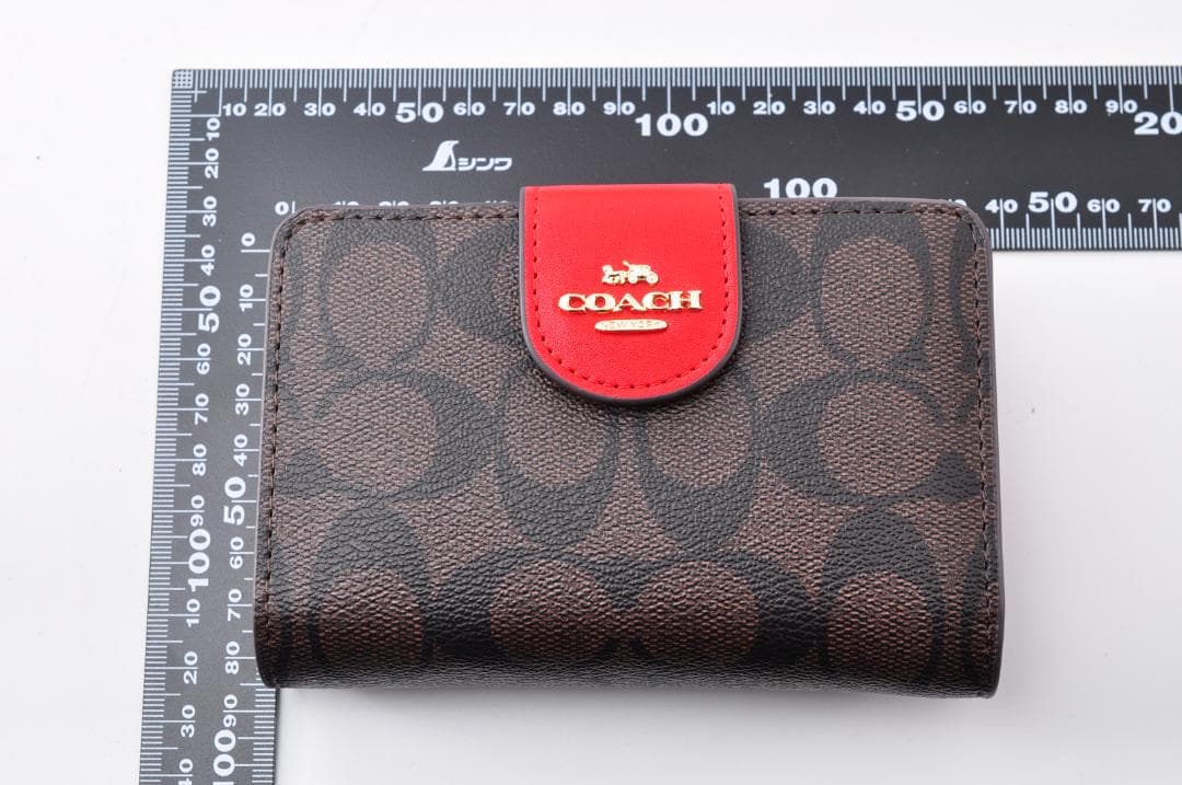 未使用 COACH 二つ折り財布 レザー 女性 付属品：箱,保存袋,カード