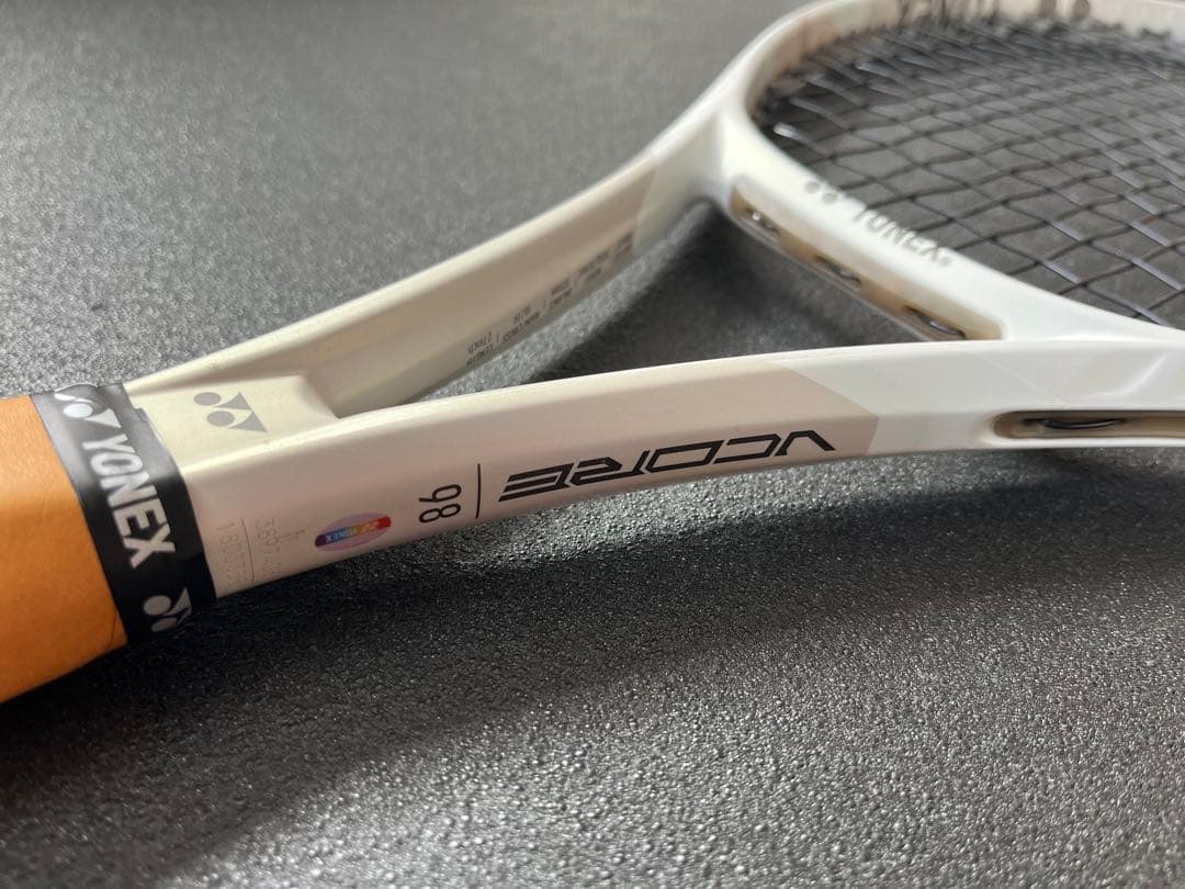 YONEX VCORE 98 硬式テニスラケット