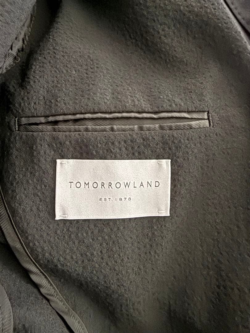 TOMORROWLAND ブラックスーツ