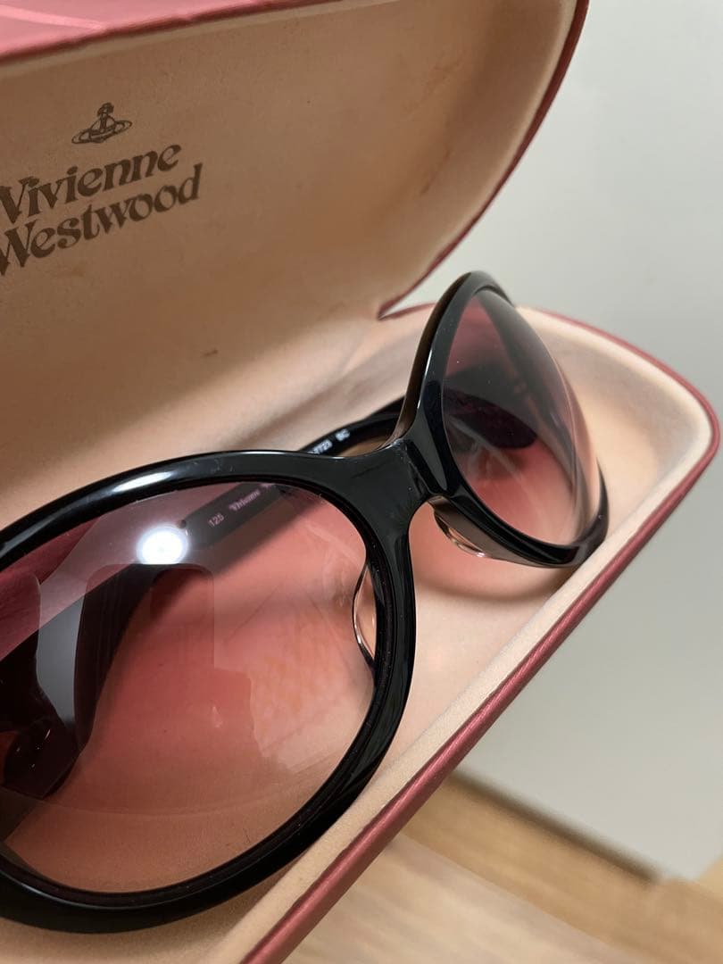HYDE着用モデルVivienne Westwood サングラス