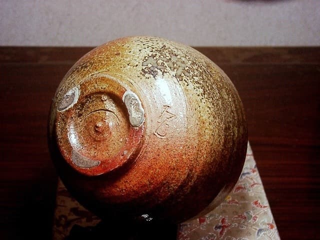 多摩焼　井上郷太郎作　筒茶碗　共箱　古物。