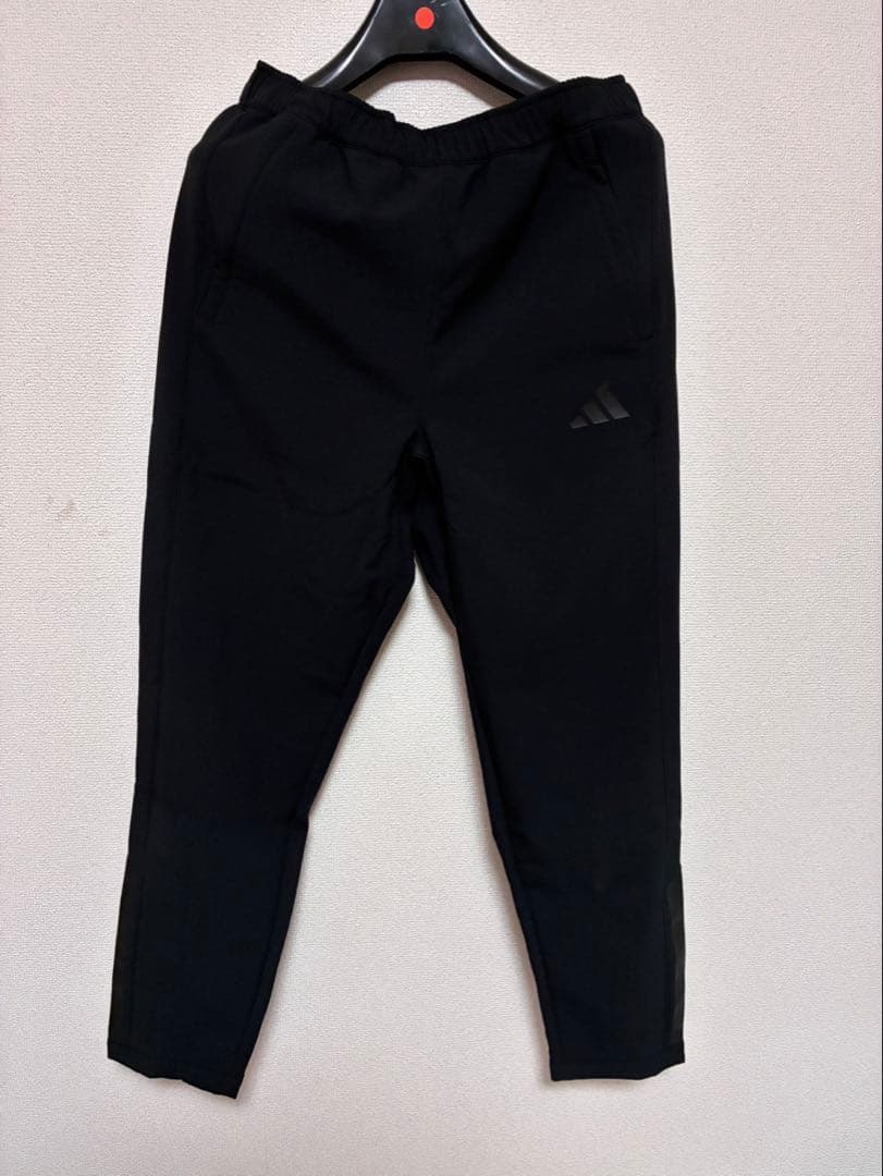 adidas ウインドブレーカー