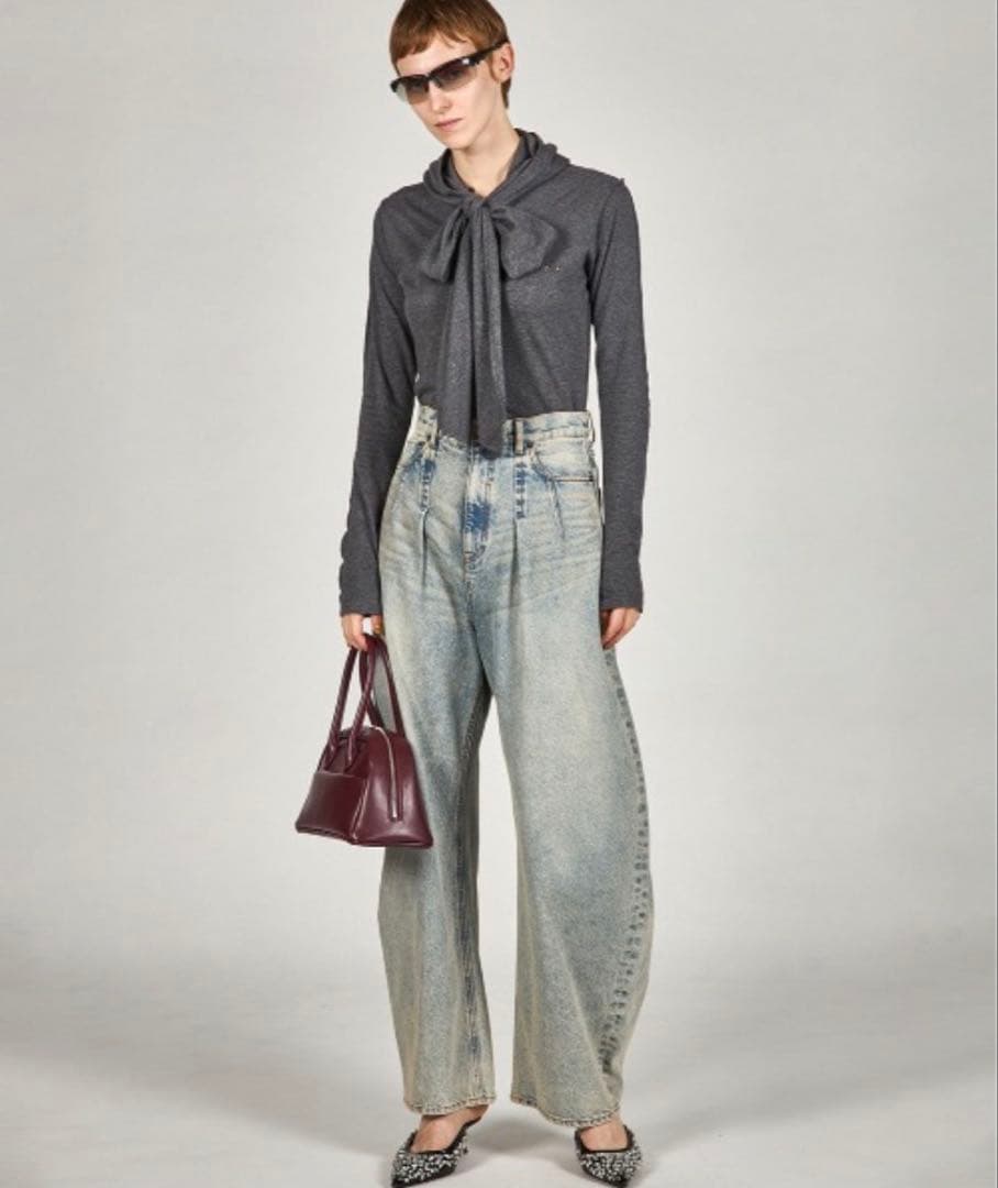 ハイウエストカーブデニム / High-waisted Curved Denim