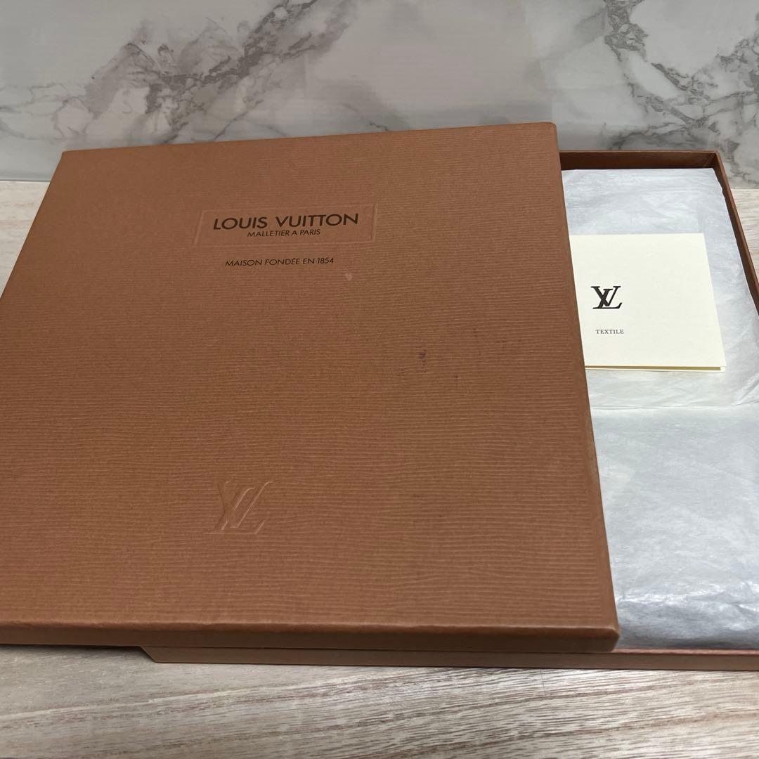 Louis Vuitton ルイヴィトン ストール スカーフ　シルク