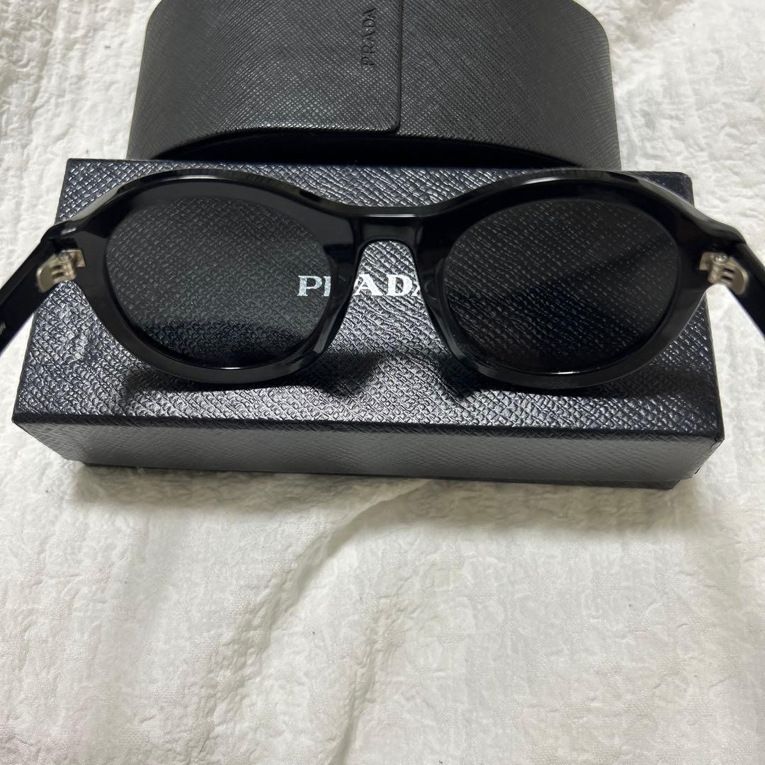 プラダ　PRADA サングラス　ブラック　付属品付き