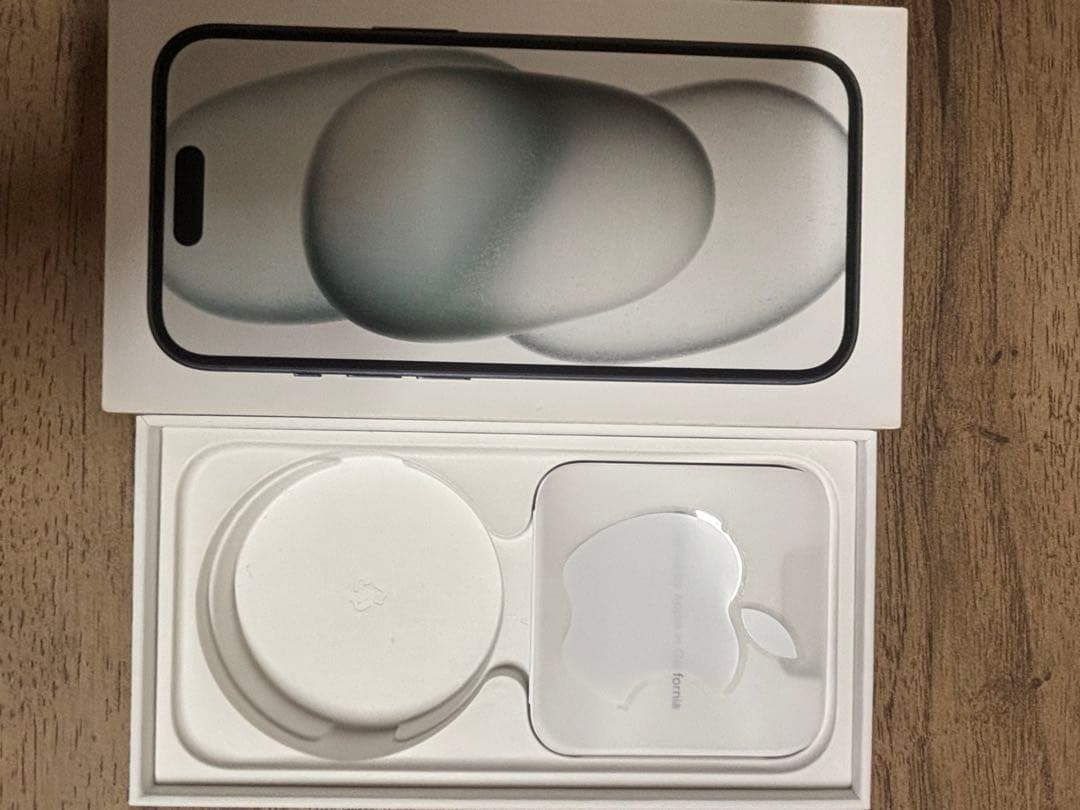 iPhone15 128GB ブラック SIMフリー 83% 箱有