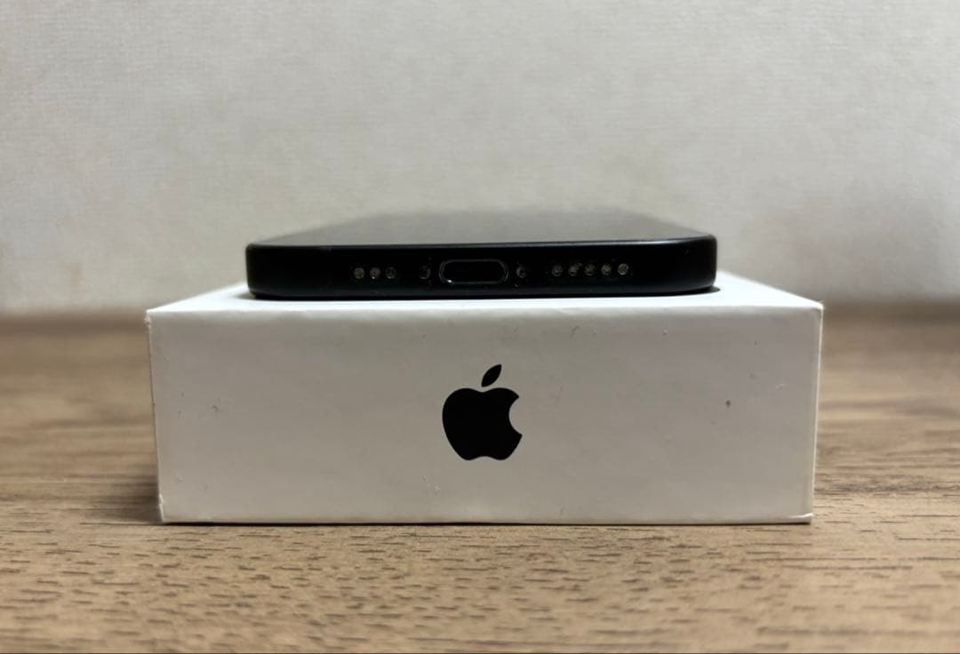 iPhone15 128GB ブラック SIMフリー 83% 箱有
