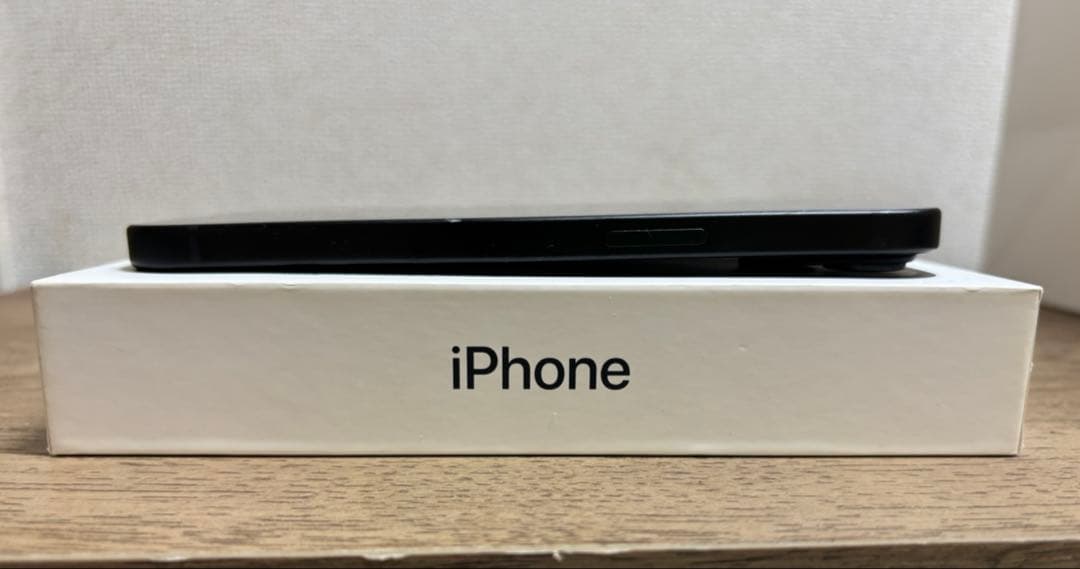 iPhone15 128GB ブラック SIMフリー 83% 箱有