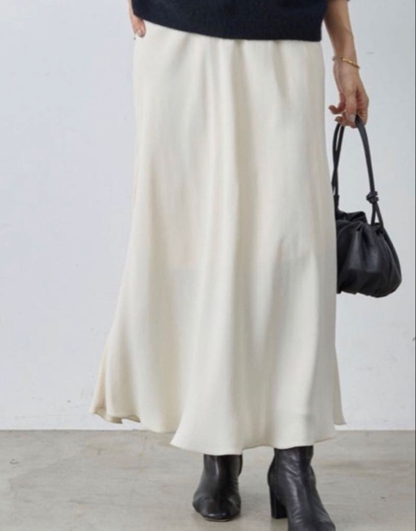 人気商品✴︎BEARDSLEY バックテールスカート サイズ0 アイボリー