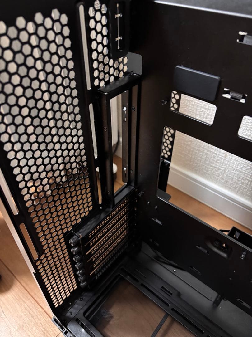 LianLi O11 Vision Compact ATXサイズPCケース 美品