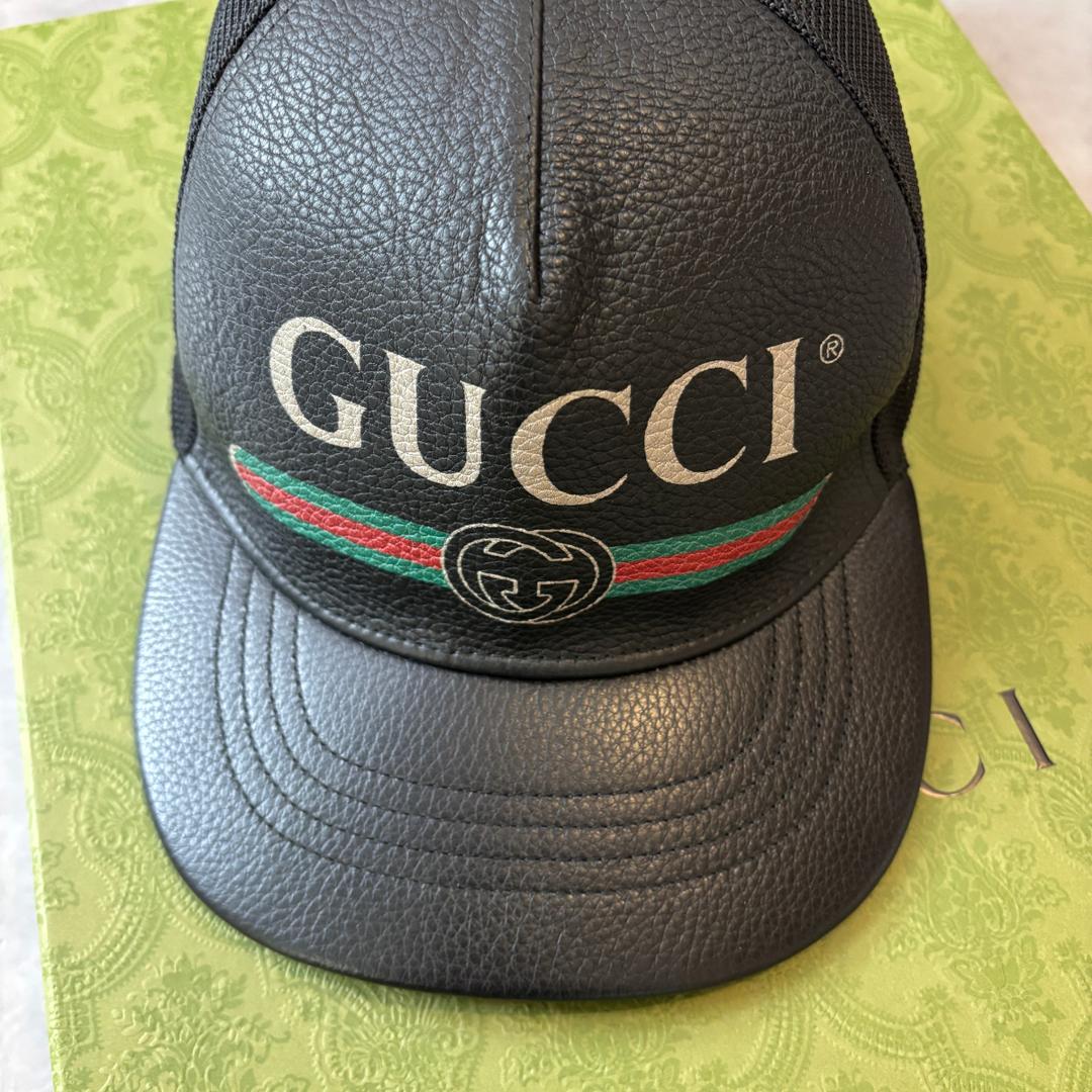 未使用 GUCCI レザー ロゴ キャップ メッシュ シェリーライン