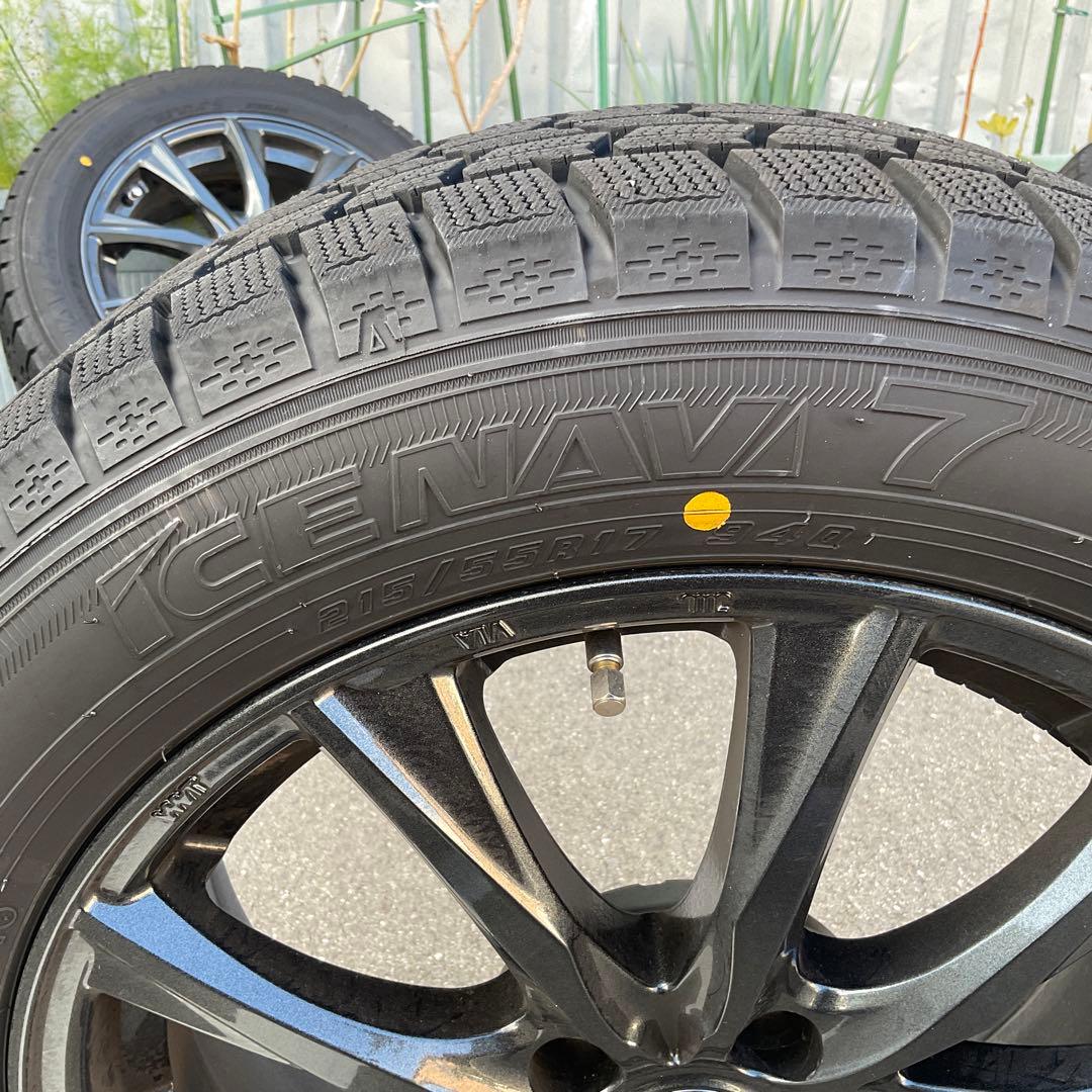 スタッドレスタイヤ 215/55R17 ブラックホイール値下げしました。