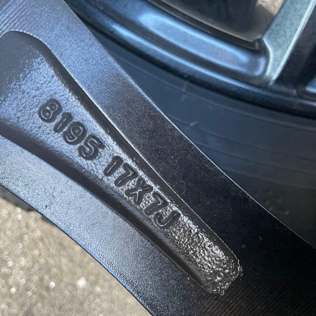 スタッドレスタイヤ 215/55R17 ブラックホイール値下げしました。