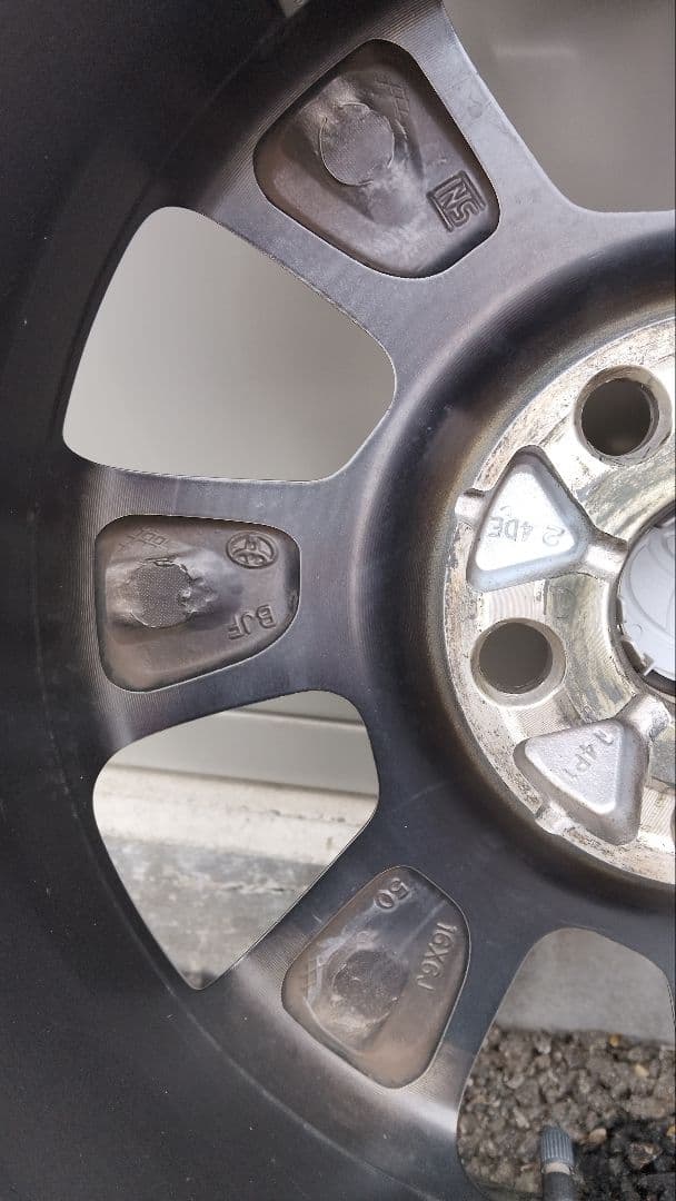 トヨタ純正 ノア ヴォクシー 205/60r16アルミホイール＆タイヤ ②