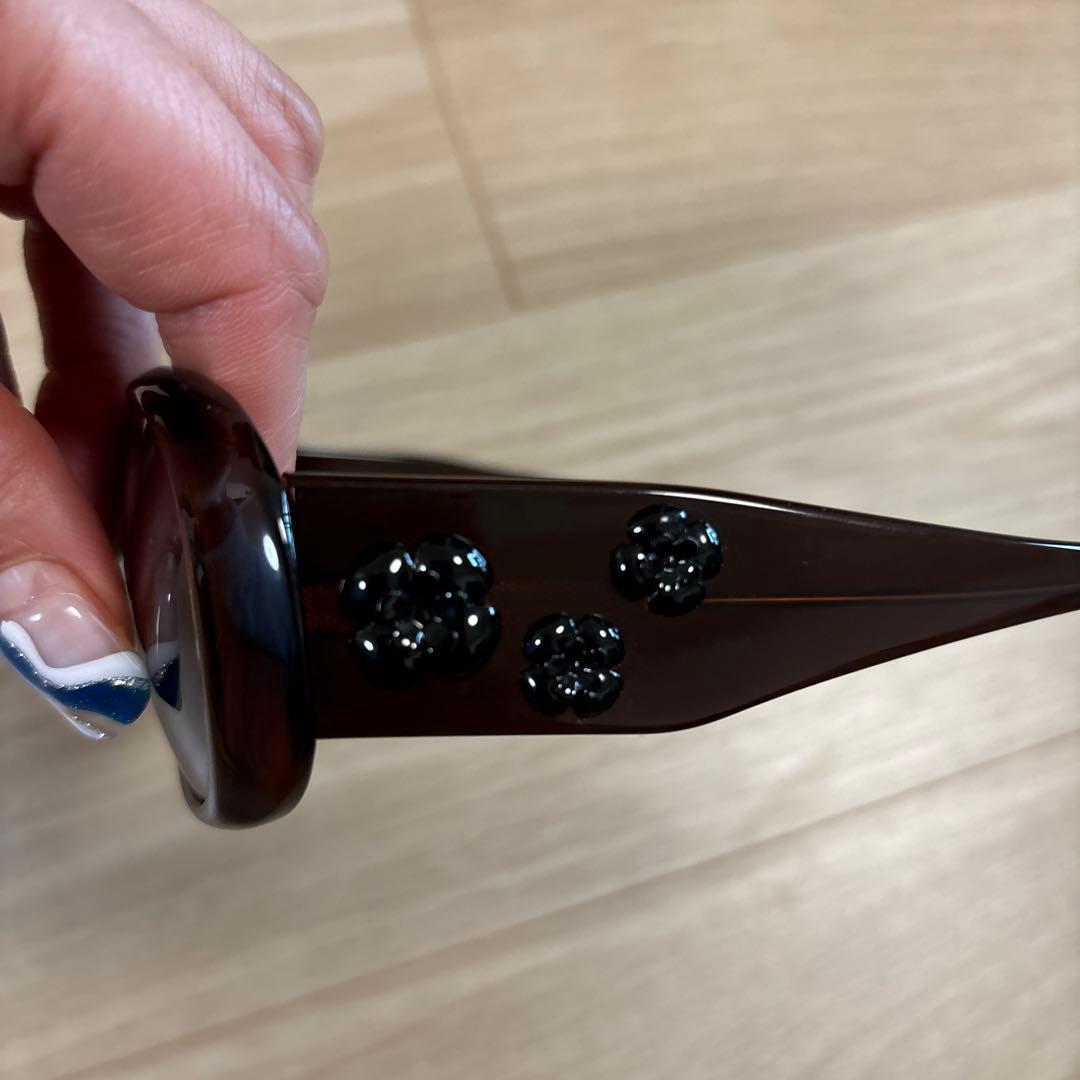 CHANEL ブラウン オーバーサイズ サングラス 装飾付き