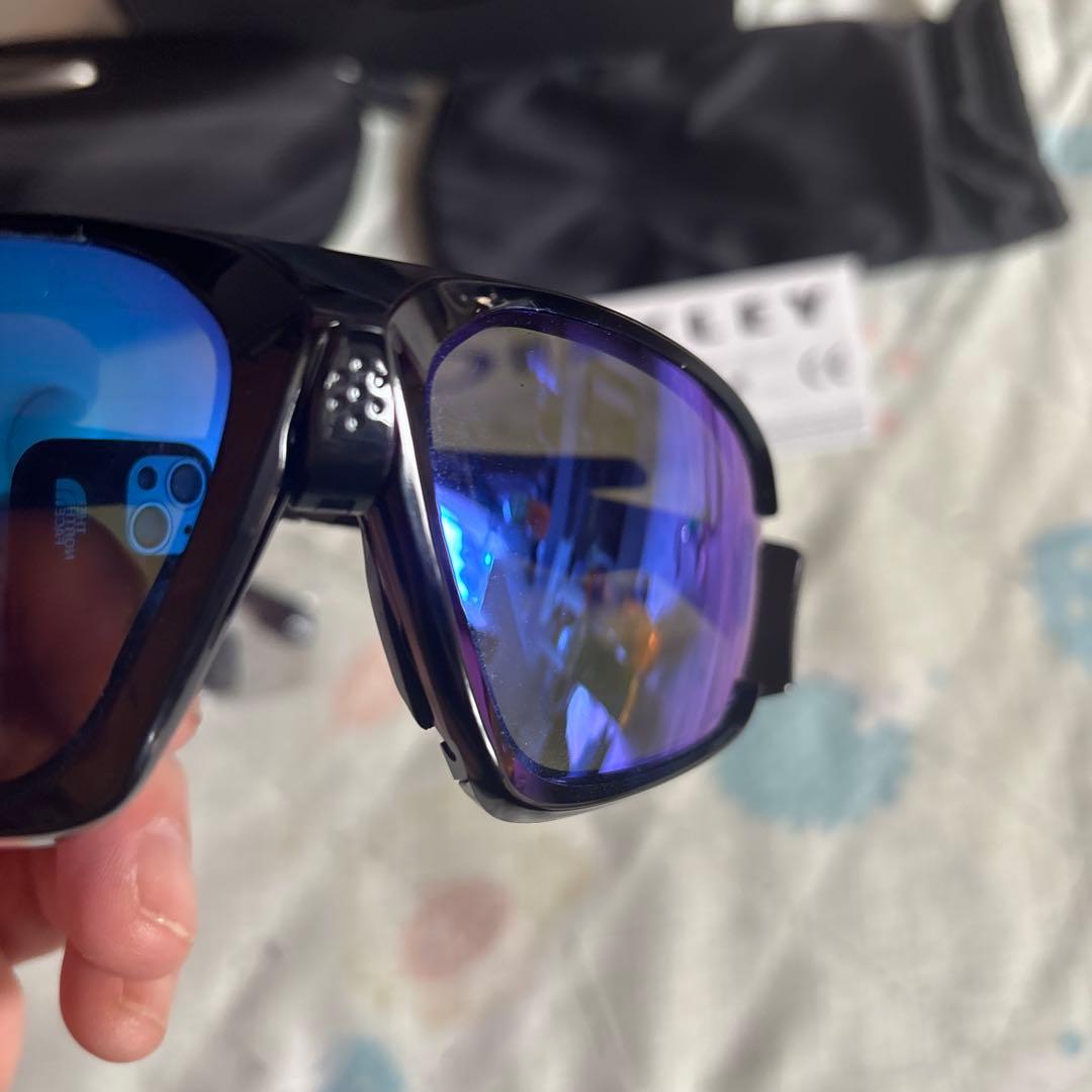 白*玉様 Oakley ブラック サングラス ブルーグラデーション