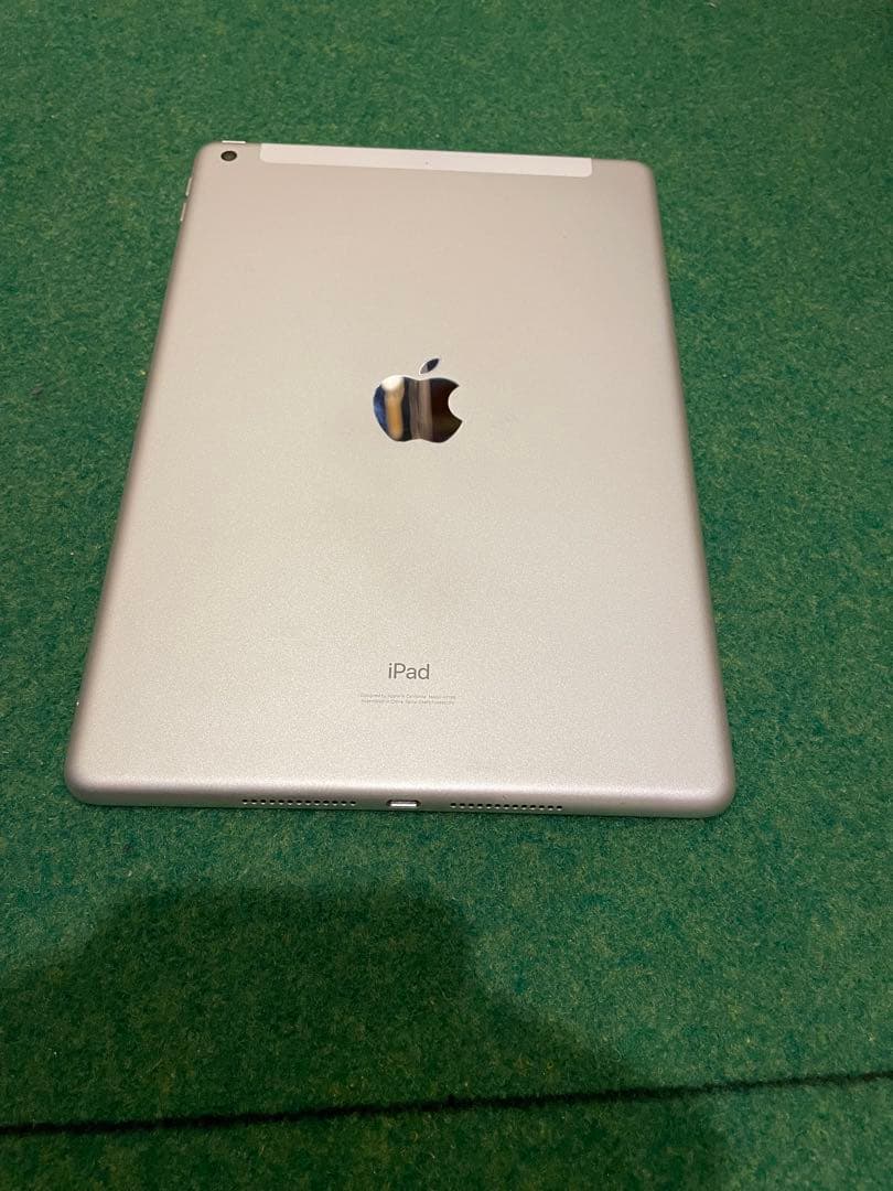 iPad (第7世代) シルバー 32GB WiFi ケース付き③