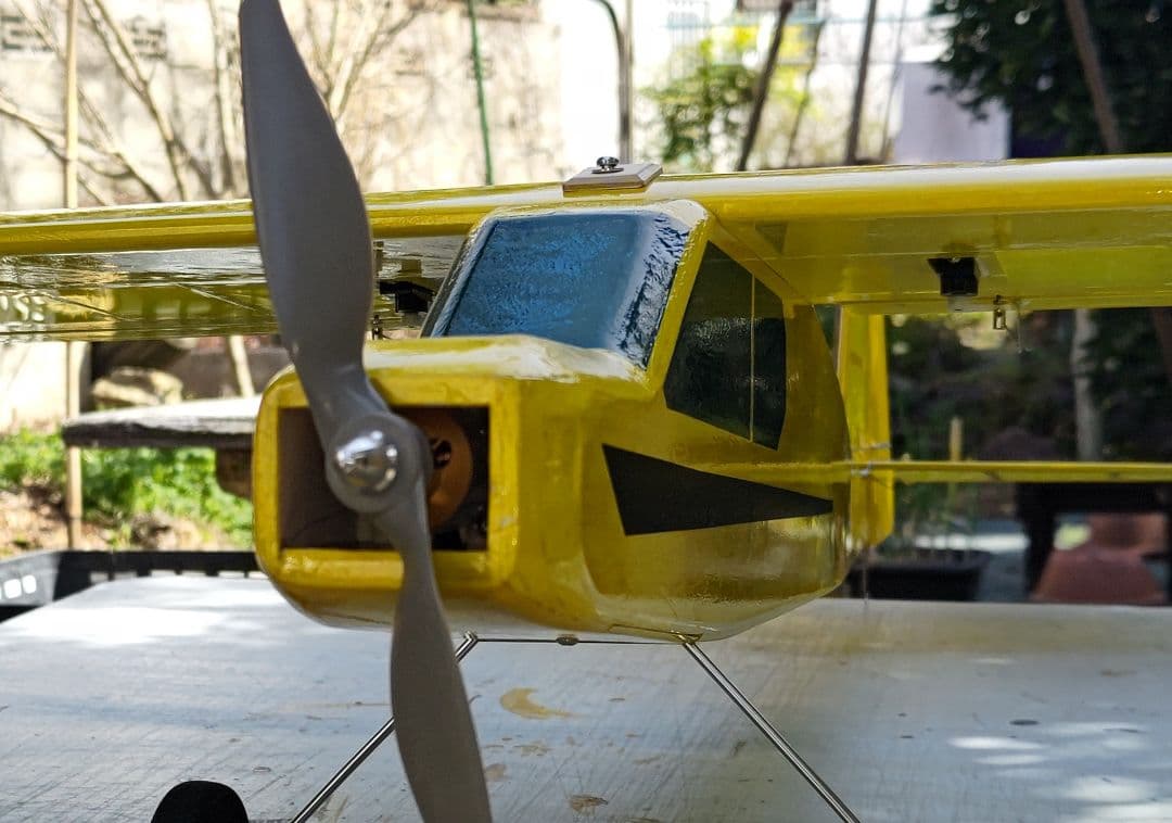 ラジコン飛行機