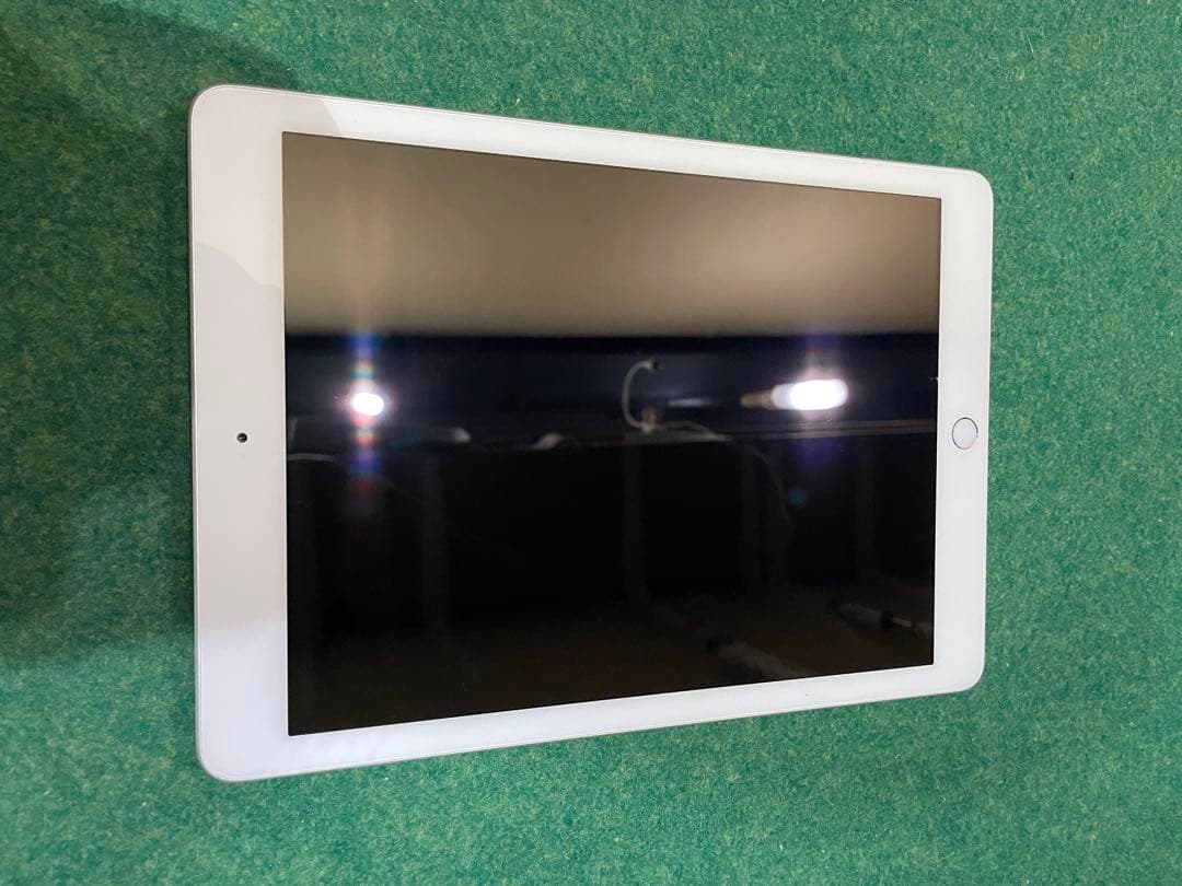 iPad (第6世代) シルバー 32GB WiFi ケース付き④