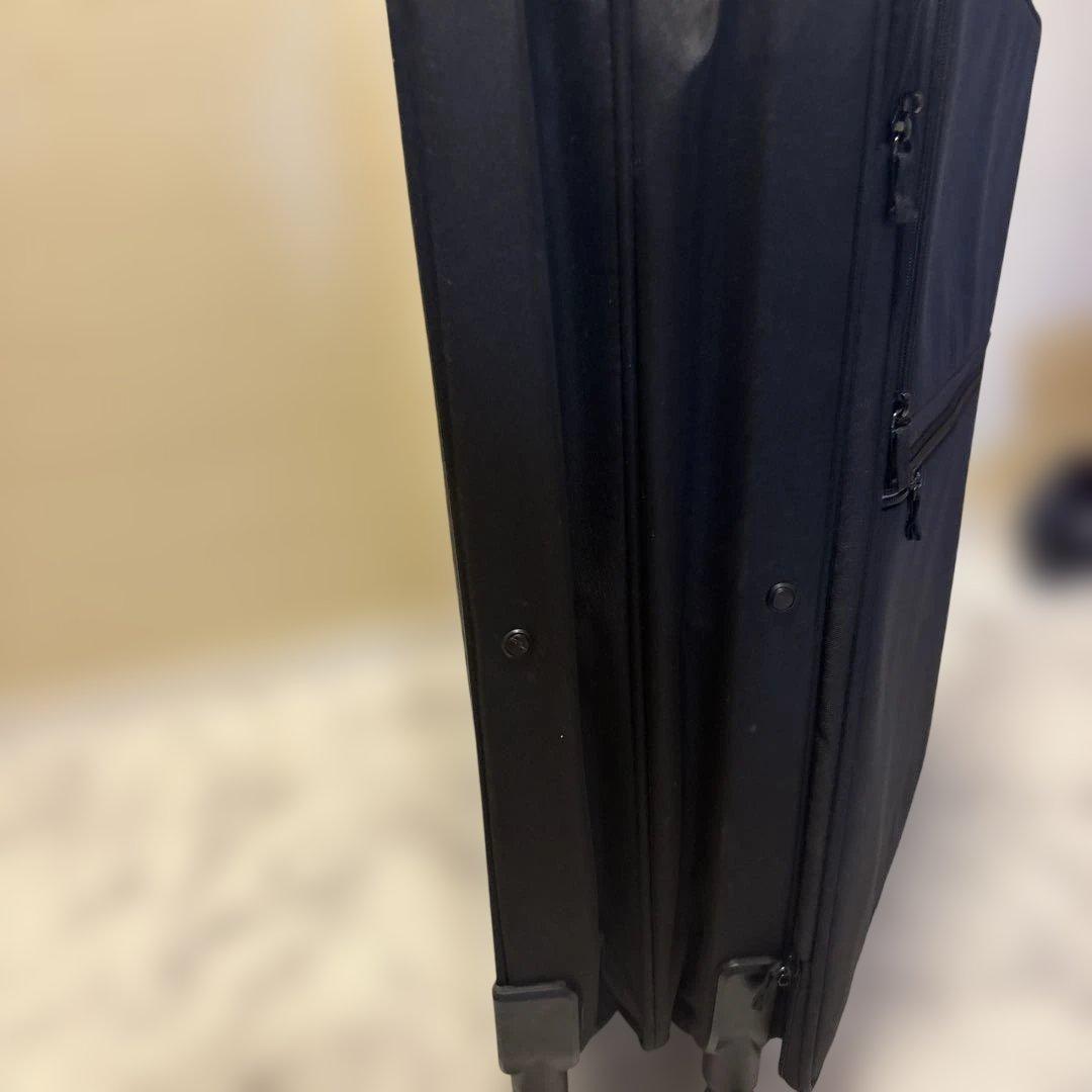 無印良品　半分の厚みで収納できるソフトキャリーケース　63Ｌ