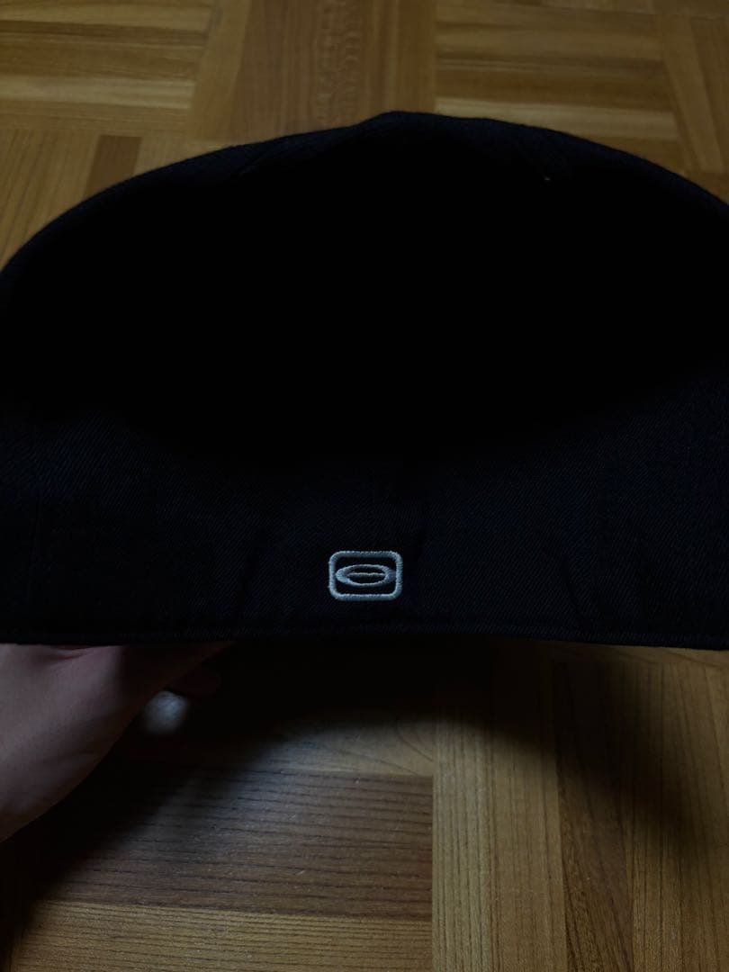 帽子 YVL CAP BLACK ON WHITE